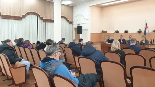 Около 200 жителей красноярской Николаевки получили консультацию рабочей группы по КРТ