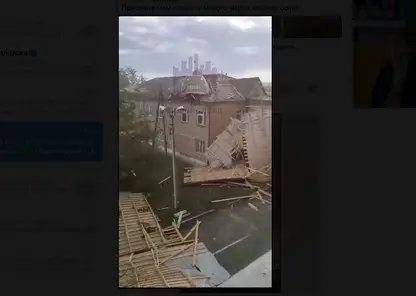 В Сухобузимо ветер снес крышу районной больнице