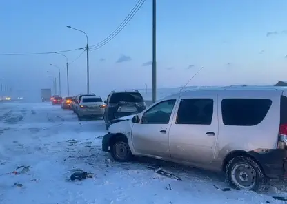 12 автомобилей пострадали в нескольких ДТП в Емельяновском районе