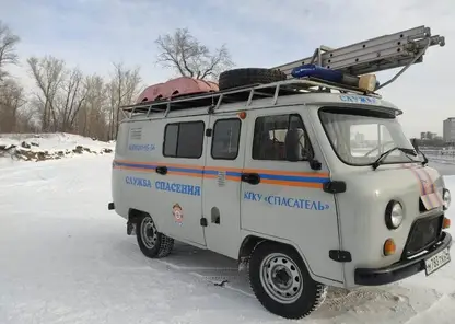 В Бирилюсском районе на реке Мендель продолжаются поиски провалившегося под лед на снегоходе мужчины