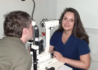 Уникальную операцию по имплантации искусственной радужной оболочки провели врачи Красноярской офтальмологической больницы