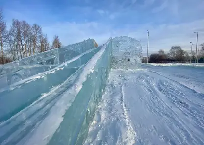 В Красноярске в Татышев-парке открыли ледовые горки