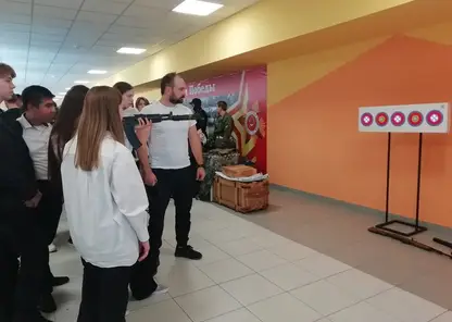 Красноярских школьников учат обращаться с оружием и оказывать первую помощь