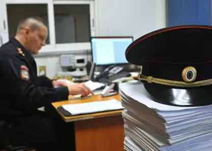 В Красноярске задержали женщину-курьера, передававшую 260 тыс рублей мошенникам