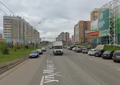 В Красноярске на ул. Мужества уберут парковочный карман рядом с ТЦ «Зелёный»