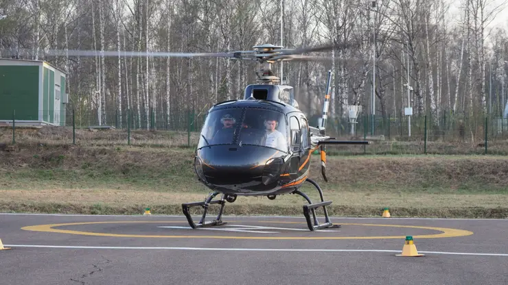 В Красноярске новорождённого пациента доставили на новую вертолётную площадку для санавиации