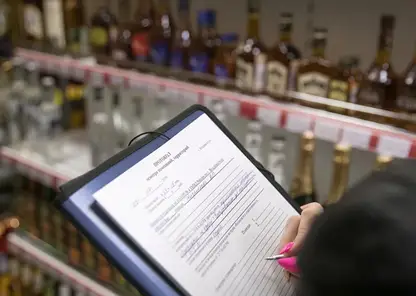 Более 100 литров контрафактного алкоголя изъяли из торгового оборота в Приморье