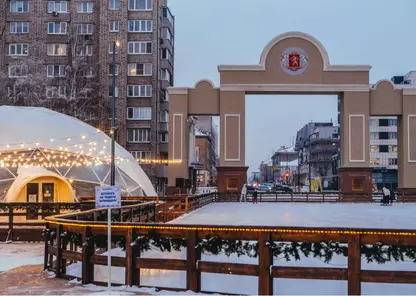 В Красноярске из-за резкого потепления закрыли каток на площади Мира