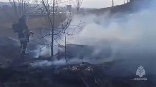 22 пала сухой травы потушили пожарные за воскресенье в Красноярском крае