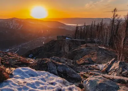 Красноярский Торгашинский хребет вошел в топ-10 лучших мест для весенних фотосессий в России